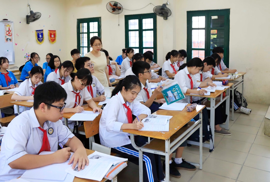 Thứ trưởng Giáo dục: Thay đổi môn thi thứ 3 vào lớp 10 để tránh học lệch